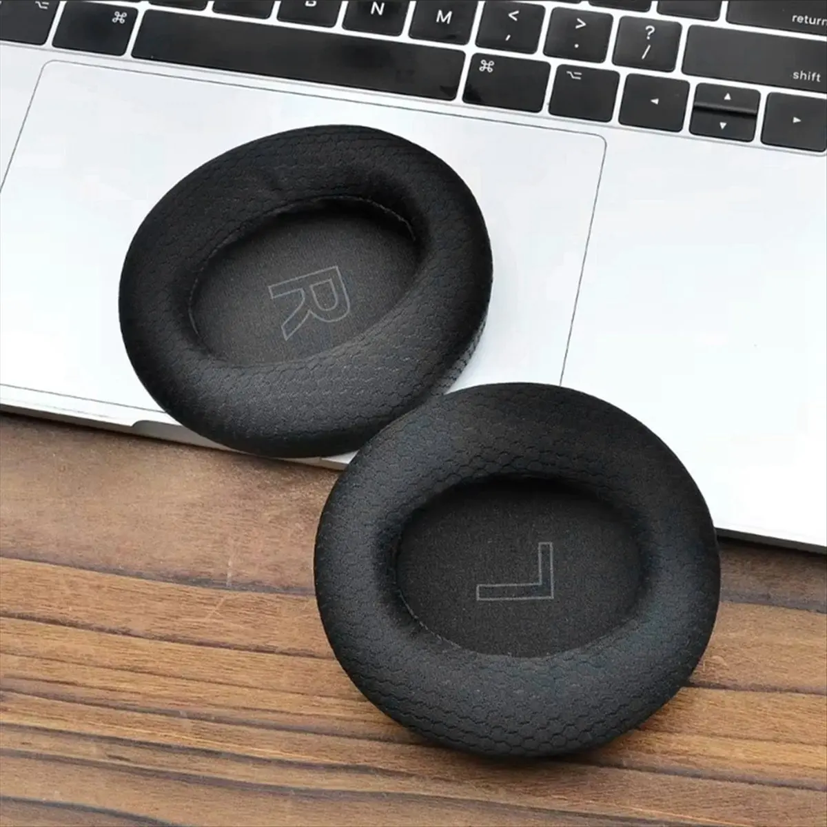 SWXF Replacement Breathable Mesh Design Ear Pads for Life Q30 / Q35 Headphone Soft Foam Ear Cushion Pads