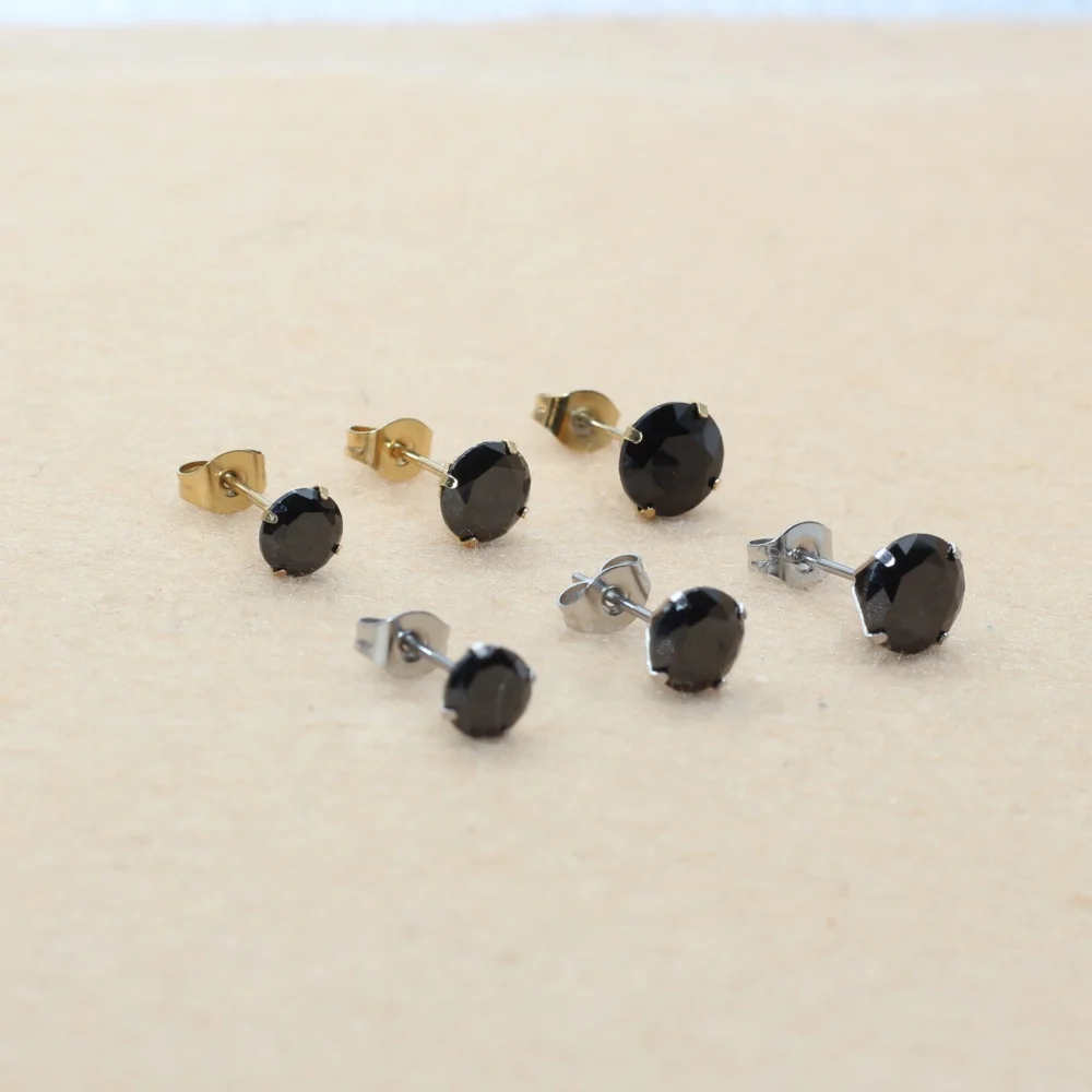 6 7 8mm Runde Schwarze AAA Zirkonia Edelstahl Ohrstecker Goldene IP-Beschichtung Nicht Verblassend – Detail 5