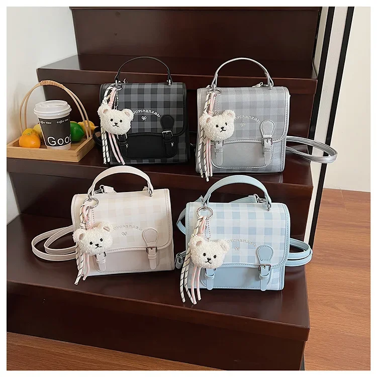 2025 Новая легкая роскошная клетчатая сумка для женщин — корейский стиль, плечо/ручной/рюкзак, легкий дизайн для путешествий