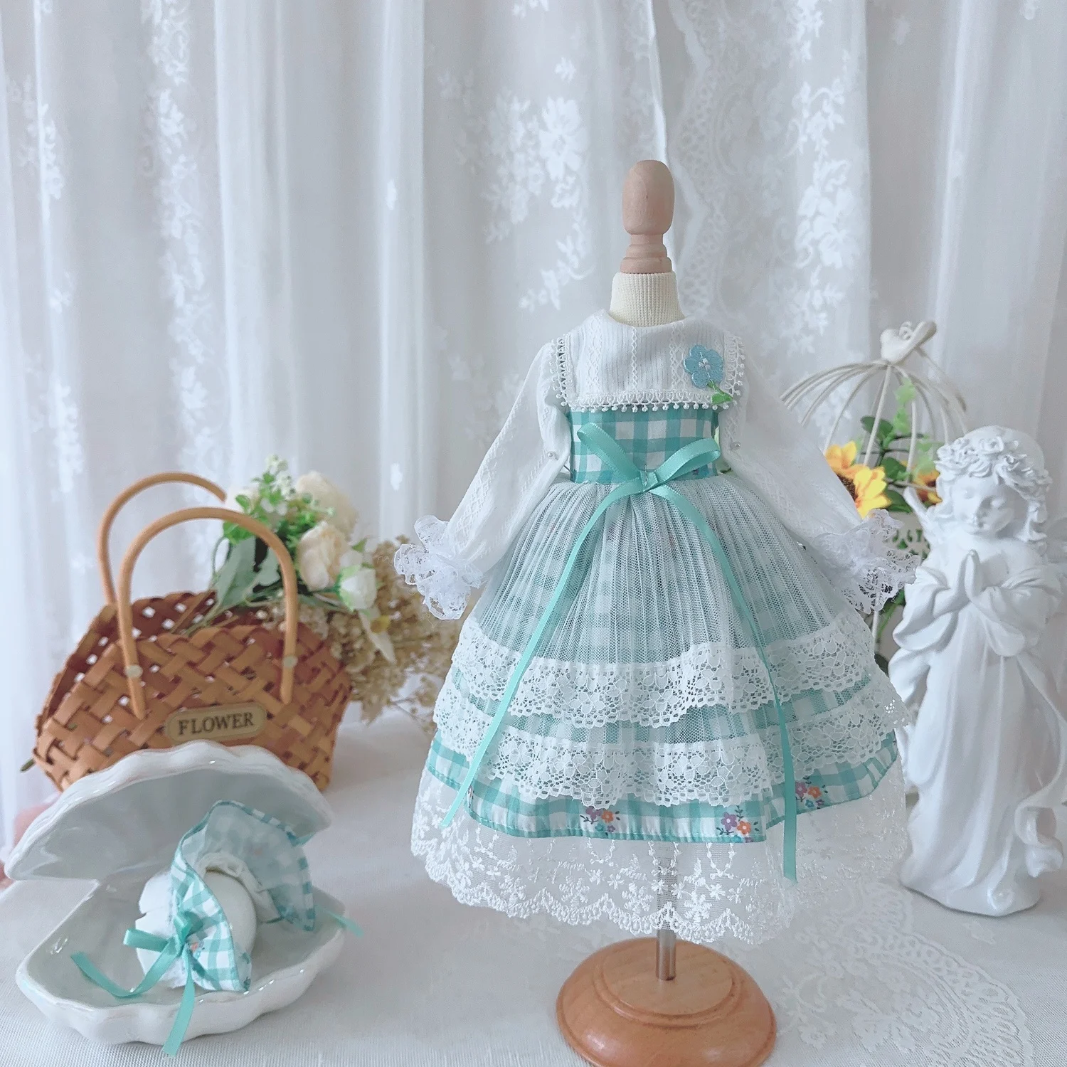 

BJD Doll Clothes suitable for 1/3 1/4 1/6 size Blue Plaid lace Pastoral Style Dress Doll Accessories (skirt + headdress)