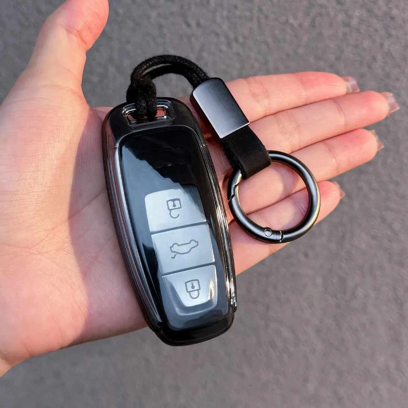 Schlanke Autoschlüssel-Abdeckung Schlüsselanhänger für Audi A3 A4 A6 A7 A8 B9 C8 D5 4K S8 Q7 Q8 SQ8 E-tron 2018 2019 2020 2021 Schlüsselgehäuse Auto-Zubehör