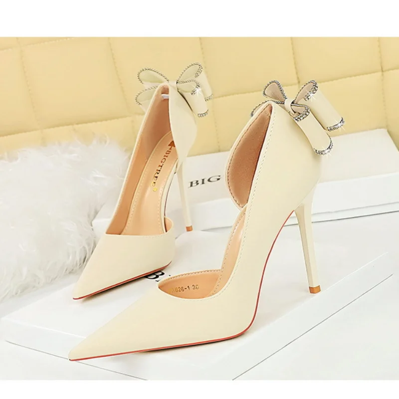 Women\'s Fashion Banquet High Heel Shoes Thin Heel High Heel Shallow Notched Pointed Side Hollow Rhinestone Back Bow Single Shoes