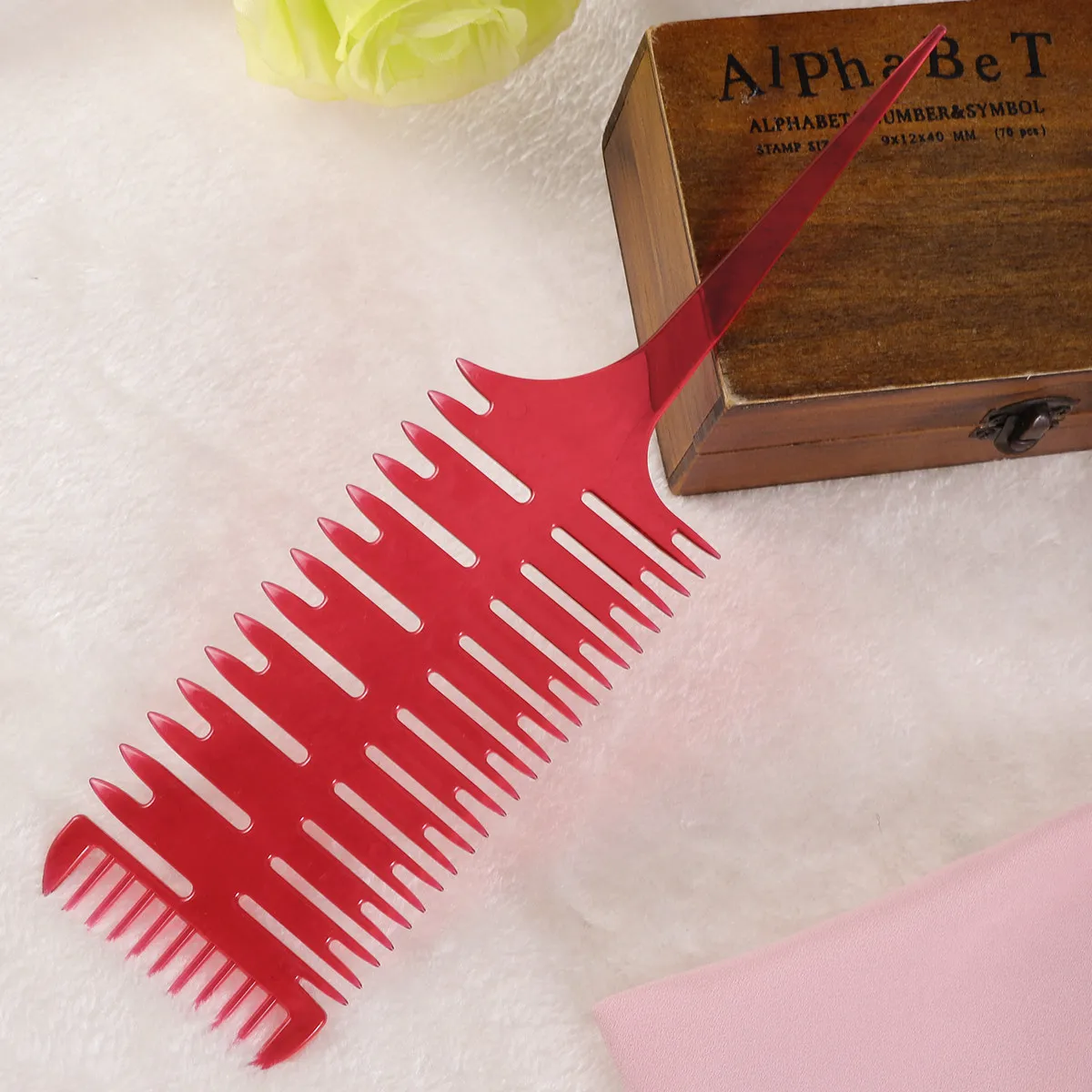 1Pcs Fish Bone Comb Red 3 Sides Professional Dyeing Sectioning Hair Comb Lightweight Ergonomic Handle Salon Styling Tool
