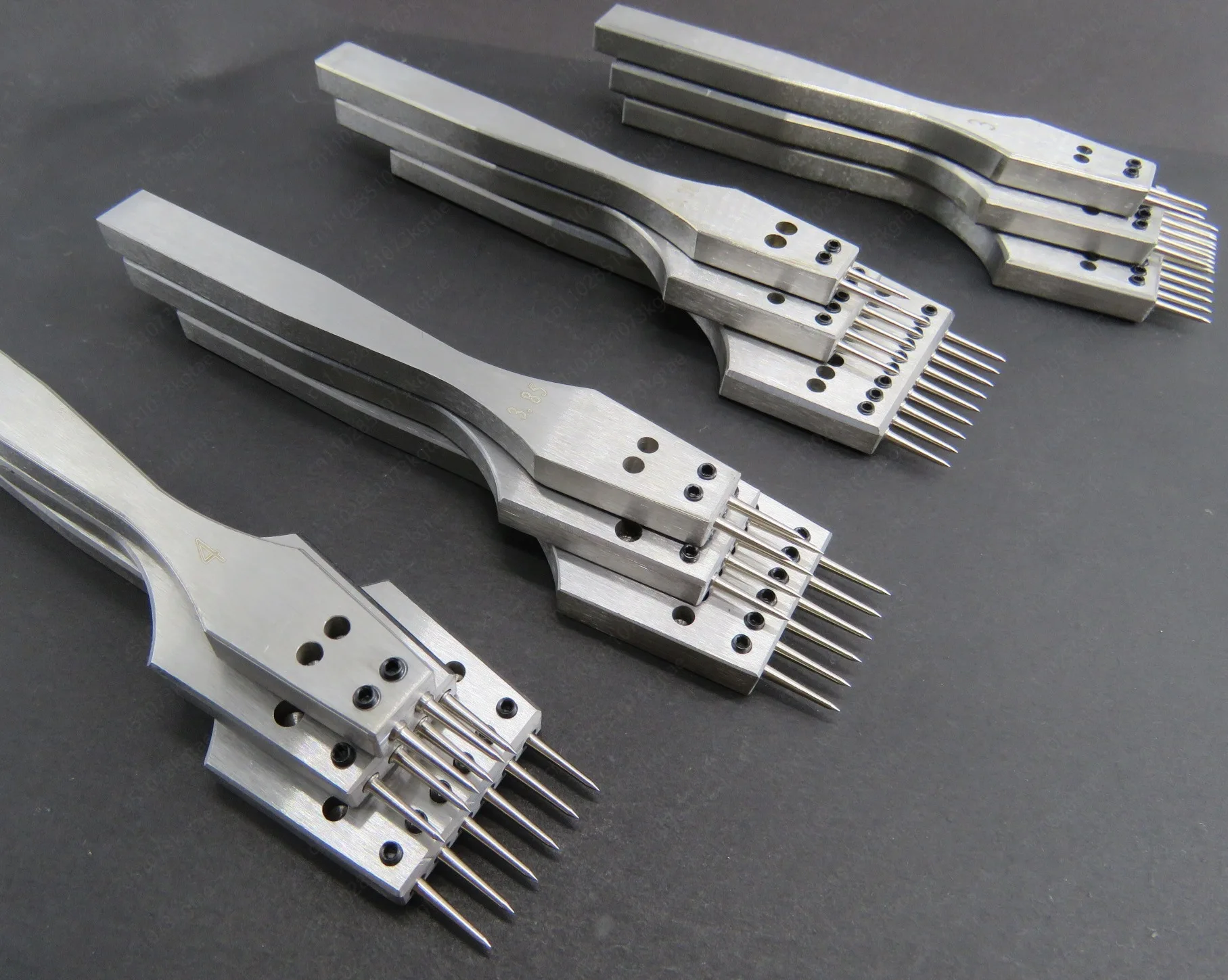 

DIY cowhide punching tool stainless steel handle row punching, round chopping, leather punching tool