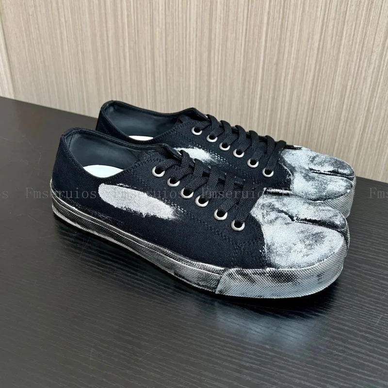 2025 Retro Casual Shoes Women Men High Top Split Toe Shoes Flats Lace Up Canvas Fashion High Quality Walking Shoes Street Style