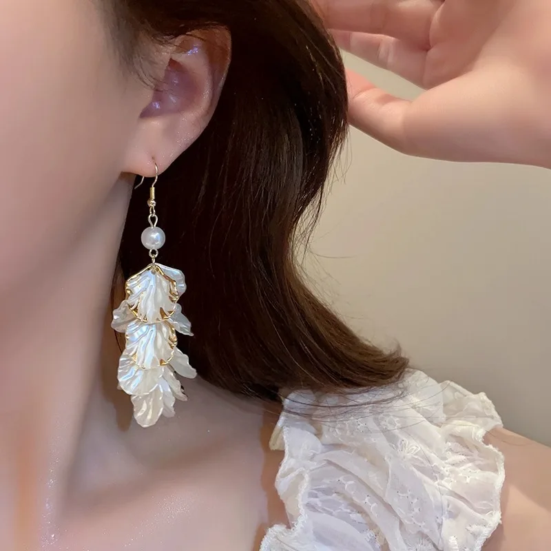 Petal Tassel Pearl Earrings, 2026 New Arrival Best‑Seller, High‑End Light‑Luxury Dangle Hook Earrings, French‑Style Elegant Jewelry for Women