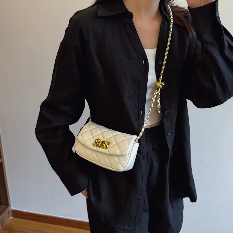 

Classic Messenger Bag for Ladies, High-Quality Leather Construction, Famous Designer Handbag Popular Choice