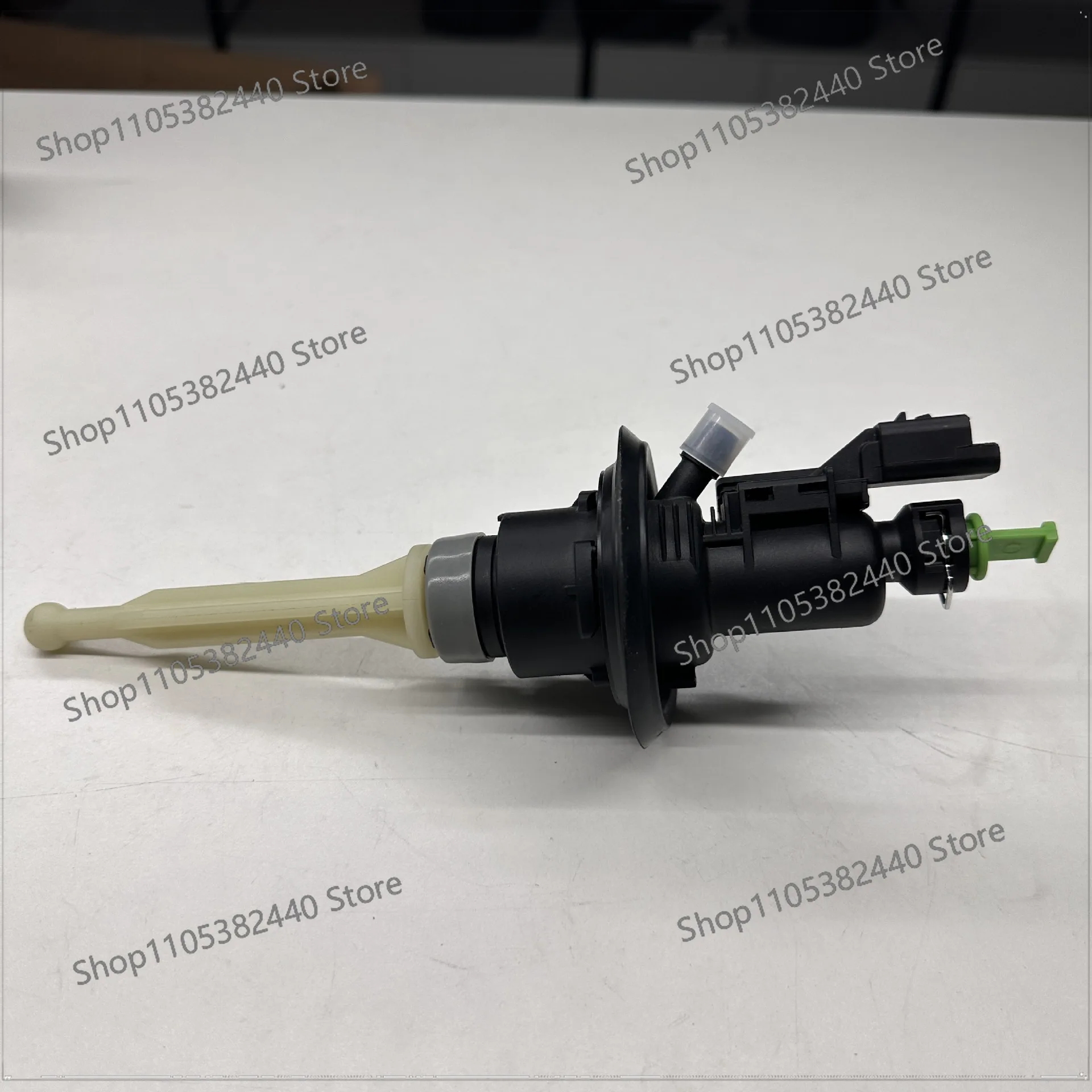 9674259580 9674259680 Clutch Master Cylinder, 3-Pin Connector Replacement for 308 Models