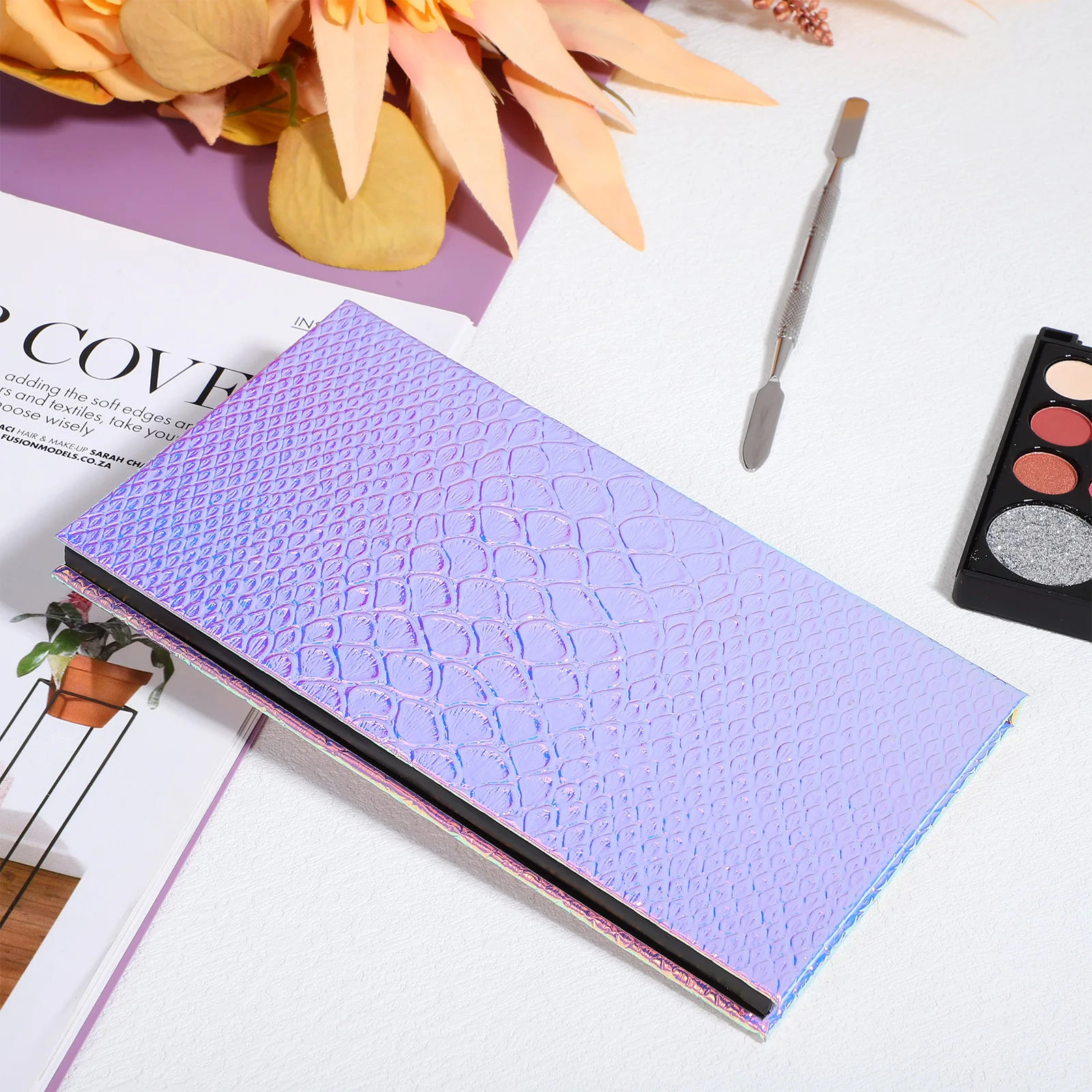 

Magnetic Makeup Palette Empty Eyeshadow Tray Large Capacity Fish Scale Design Scraper Included For Eyeshadow Blush Highlighter
