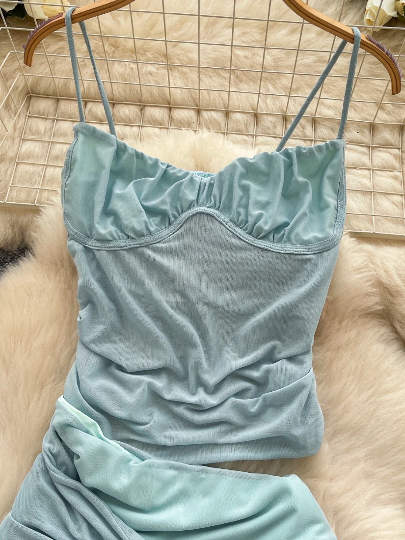 เดรสสั้นรัดรูปทรงบอดี้คอนสำหรับผู้หญิง แบรนด์ Foamlina ดีไซน์เซ็กซี่เว้าช่วงตัว สายเดี่ยวแบบสปาเก็ตตี้ ผ้ารัชด แต่งผูกเชือก ทรงเข้ารูป เหมาะสำหรับงานปาร์ตี้ แฟชั่นฤดูร้อน