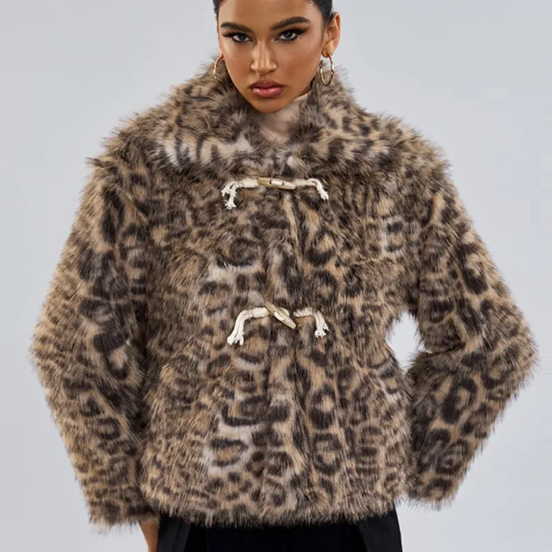 ملابس خارجية معاطف قطيفة دافئة من الفرو الصناعي ملابس علوية ليوبارد 2025 سترة نسائية شتوية بتصميم عتيق وأكمام طويلة من الصوف الصناعي #2