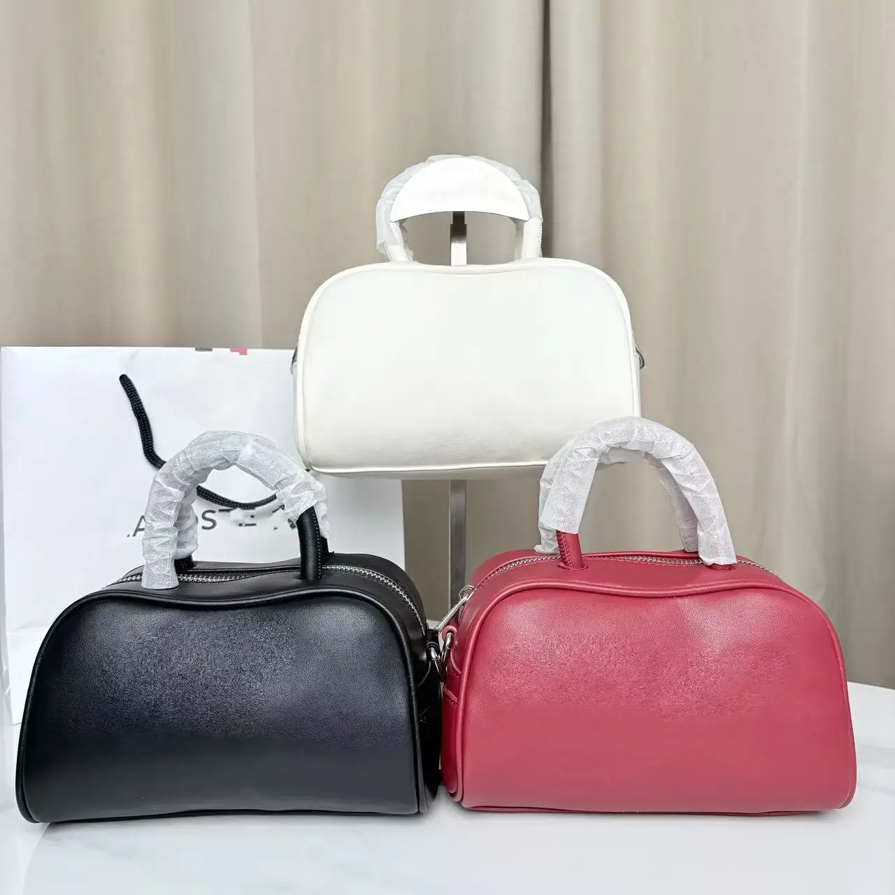 

2026 новая корейская версия нишевой сумки, женская модная повседневная маленькая квадратная сумка, универсальная сумка через плечо на одно плечо