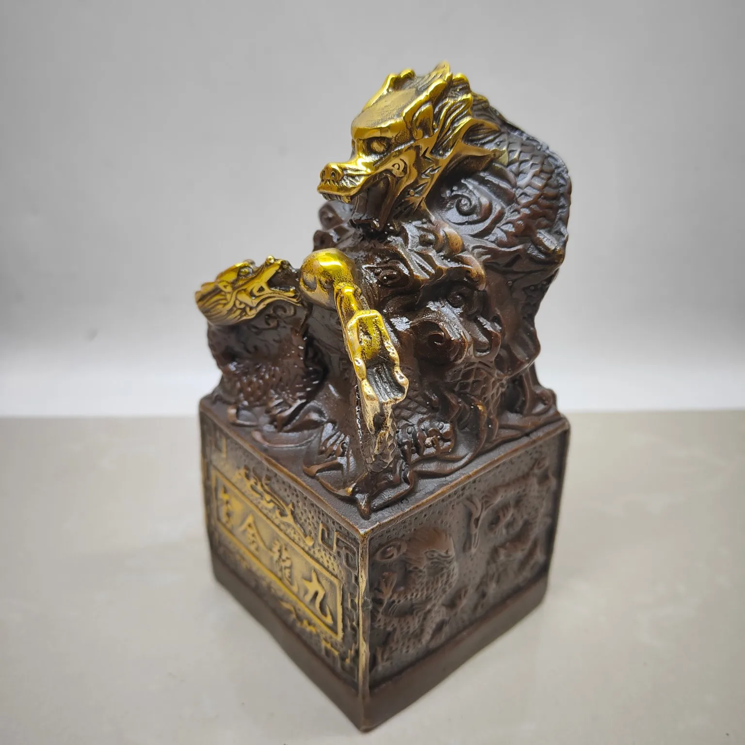 A small jade seal of the Nine Dragons Imperial Seal),Free shipping