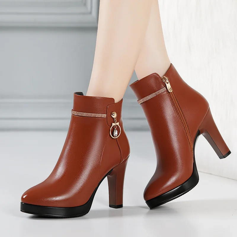 

Women Soft Leather High Heel Ankle Boots Fashion Winter Pointed Platform Boots Elegant Block High Heel Non-slip Warm Short Boots