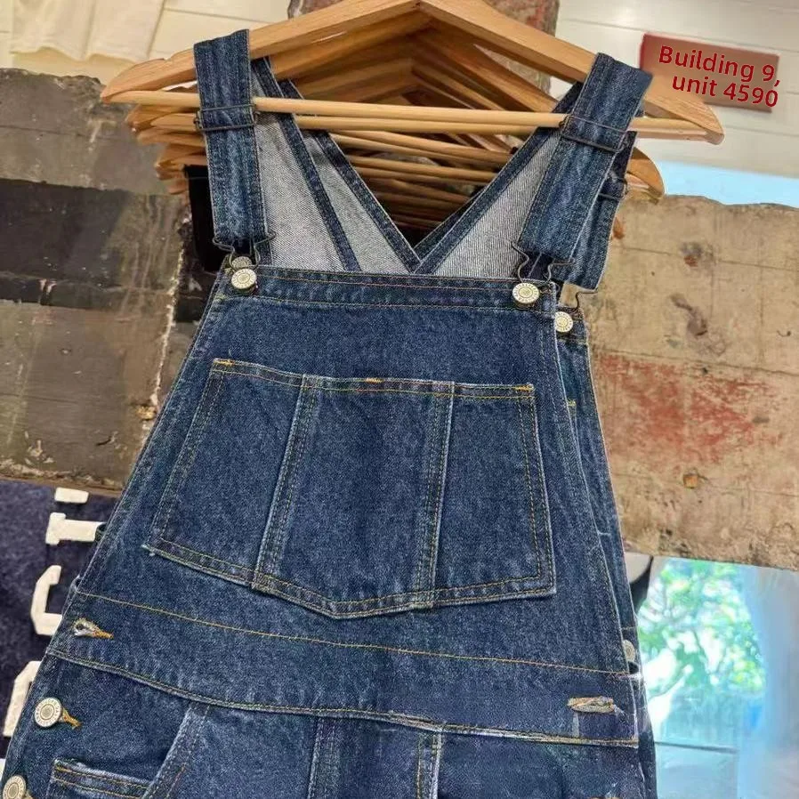 Damskie szerokie ogrodniczki jeansowe wyszczuplające, luźny krój, modne, z wysokim stanem, bawełniane, elastyczne jeansy, kolekcja na lato i jesień.