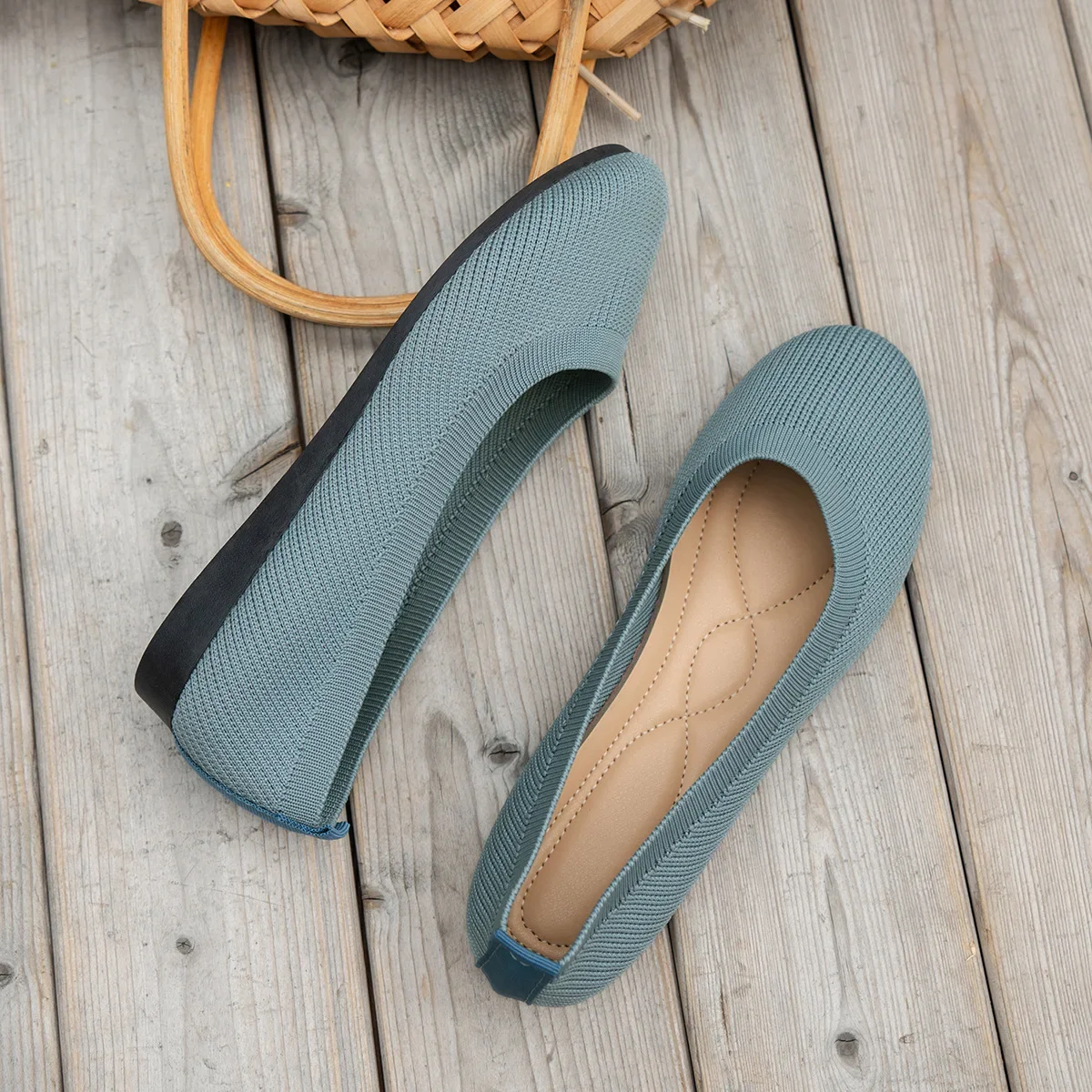 Frühlings-Damenschuhe, neue gestrickte Socken-Sneaker, atmungsaktive Slip-On-Loafer mit runder Zehenpartie, Größe 36-43, leichte Schuhe in Übergröße – Detail 33