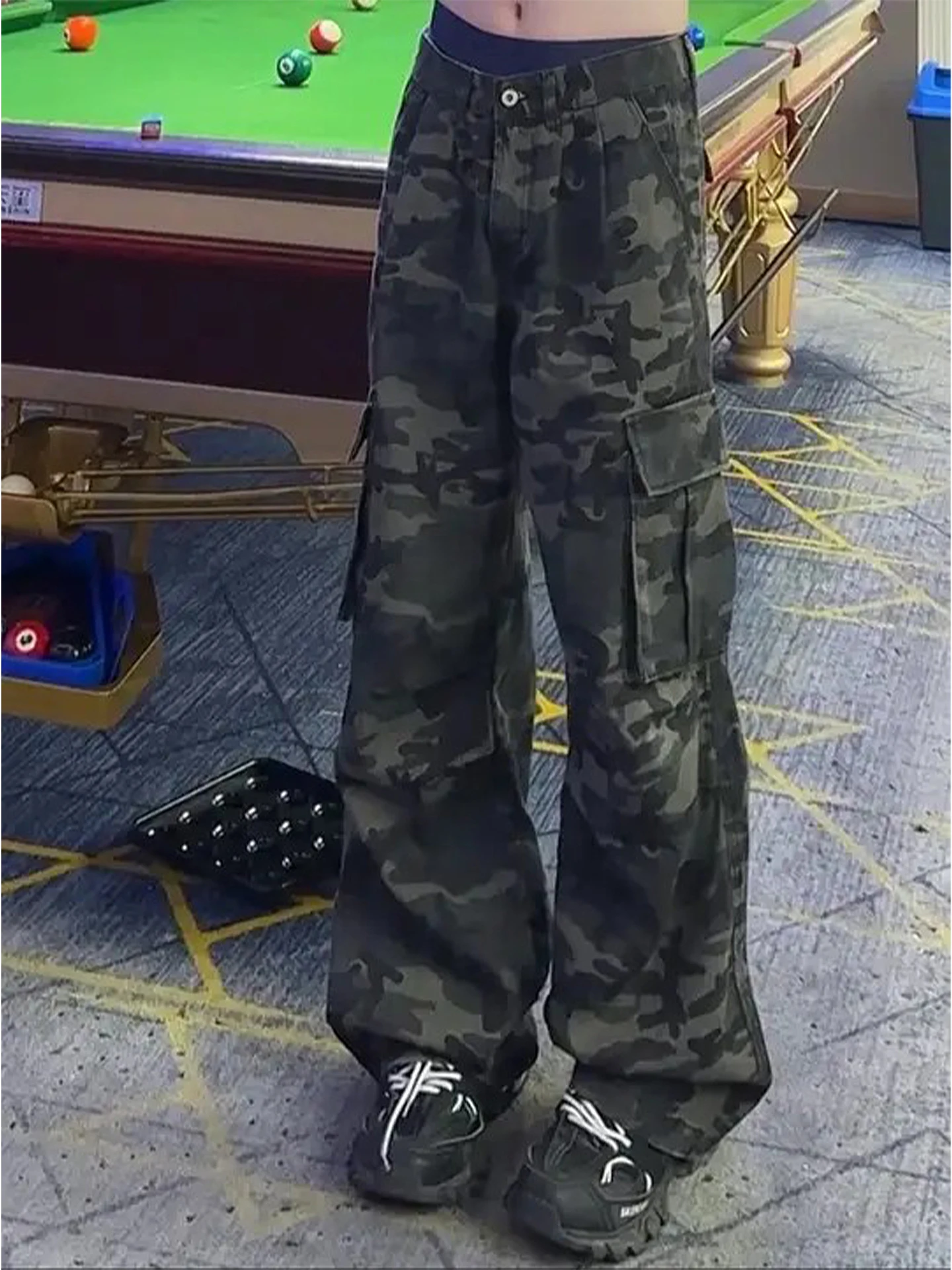 

Мужские джинсы в стиле американского ретро с камуфляжным принтом, модные, свободные, прямые, широкие штанины, в стиле High Street