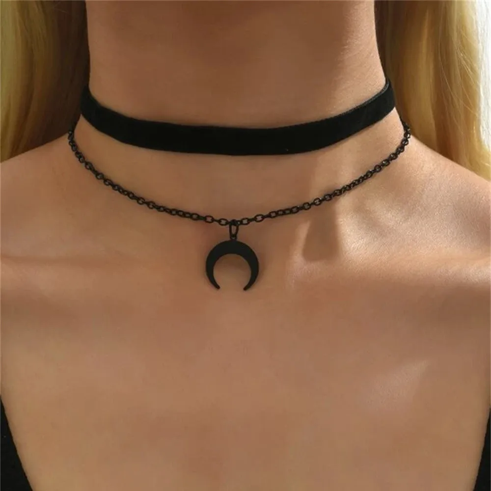 Vintage Fashion Black Flannel Horn Pendant Chain Set Necklace Female Women Punk Gothic Choker Ladies Party Jewelry Gift 2023