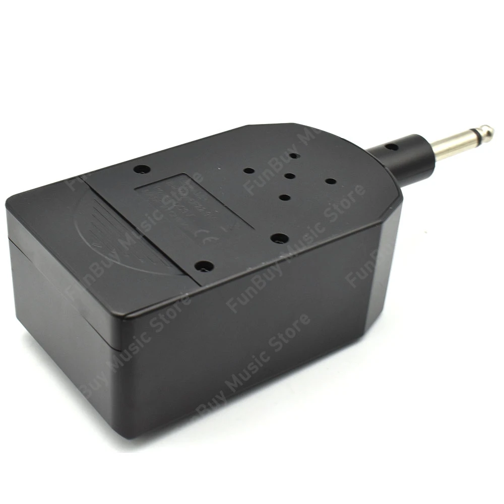 1 Pcs 2W Mini Portable Electric Guitar Amplifier AMP MP3 Input 3.5mm with Earphone