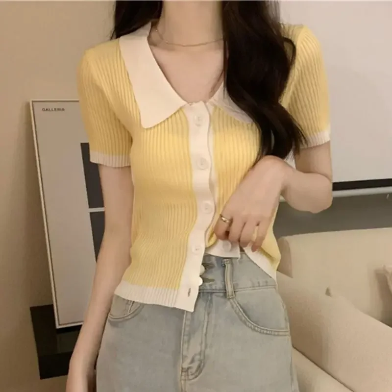 

Женская трикотажная футболка с короткими рукавами из ледяного шелка и воротником-поло спереди, контрастный сладкий и пряный топ, модный XQ413