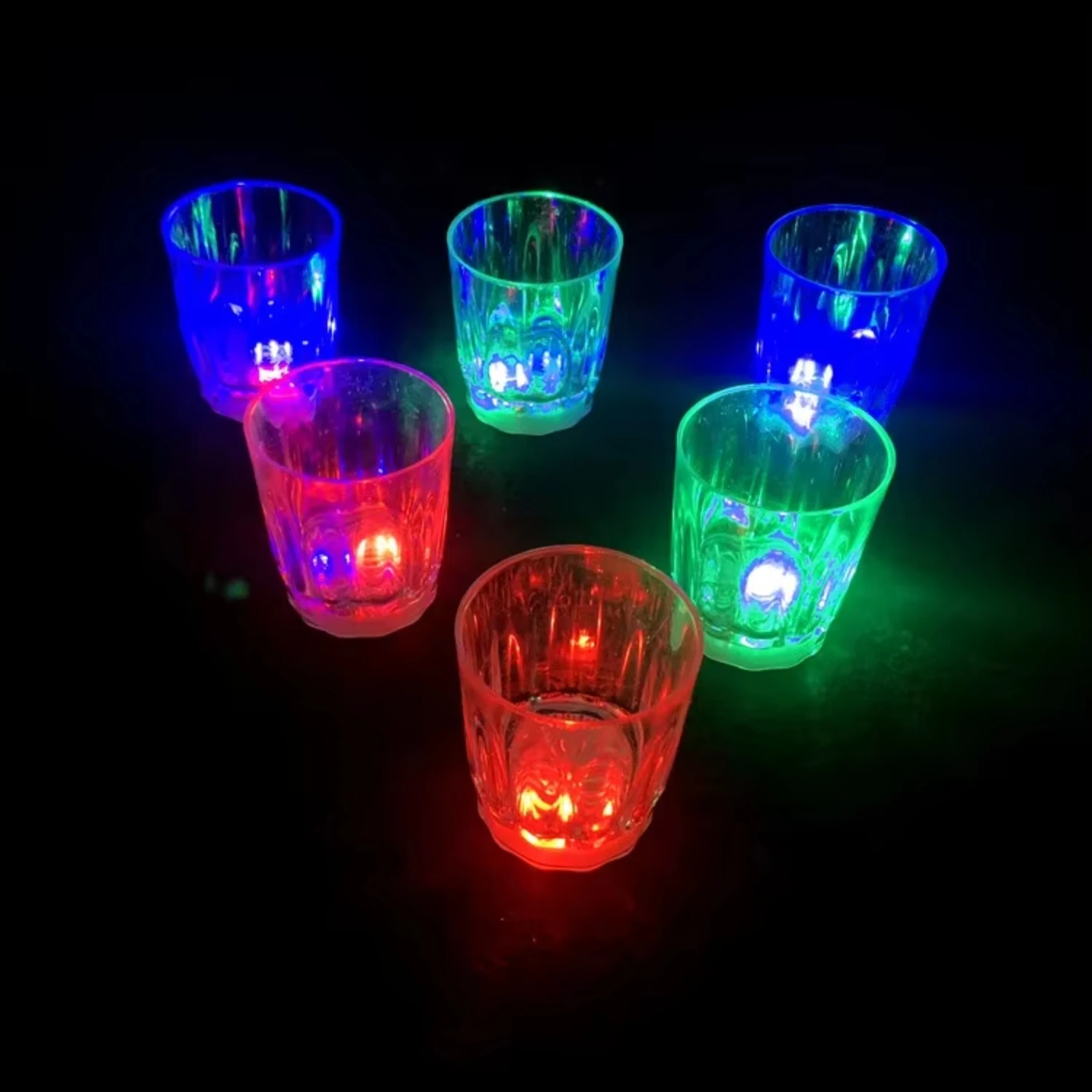 Hot selling  promotional  led  light plastic shot plastic cup for Space projector D fan hologram Projector k Led name tag Uber