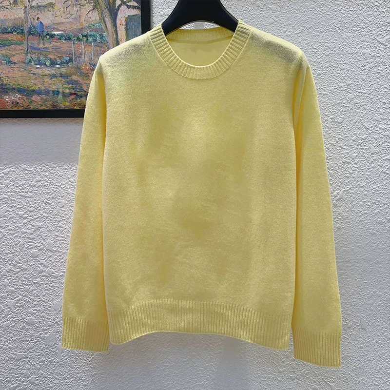 

High-quality women's knitted pullover sweater with round neck and embroidered pattern is comfortable luxurious 25916246
