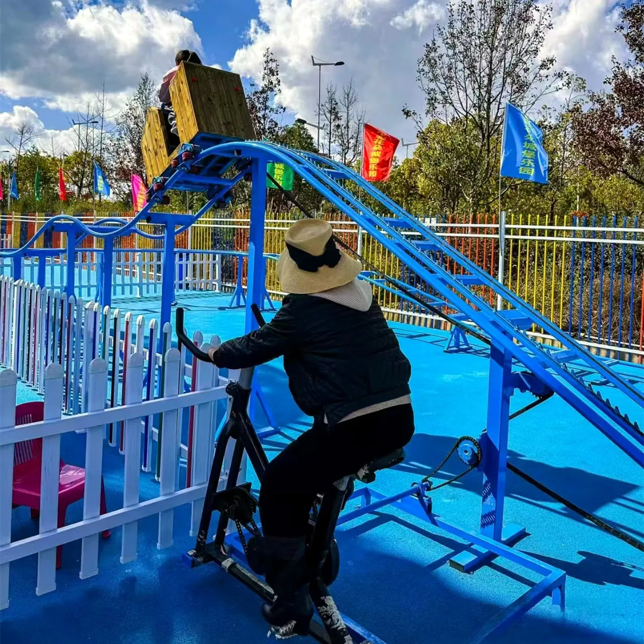 أحدث ركوب الخيل الملاهي المربح - مراجعة Kids Outdoor Treehouse وسعره