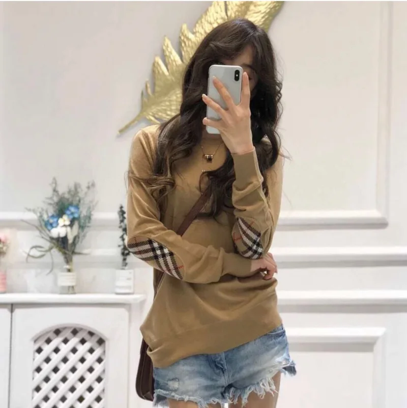 

Casual style women's sweater, fashionable and exquisite, slim fit and slimming, round neck, long washed cuffs, patch wool top