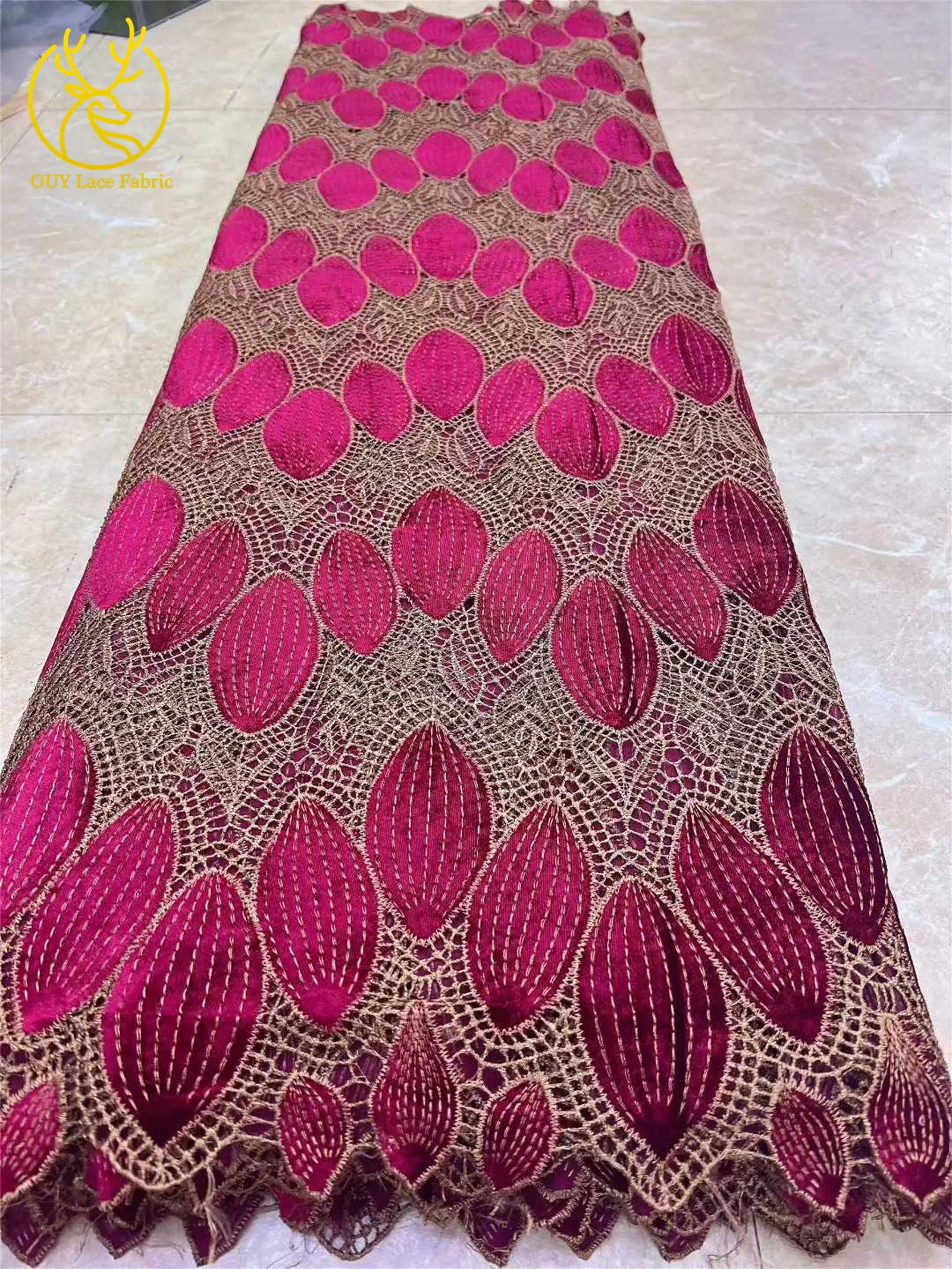 2025年最新モデル、売れ筋商品！上質なソフト刺繍ベルベットレース生地、パーティーやイブニングドレスに最適。