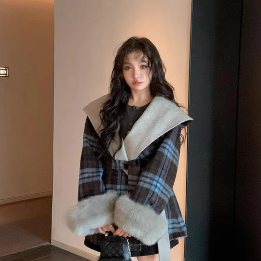 

2025 New Woolen Coat Reversible Plaid Fox Fur Double Faced Cashmere Wool Blend Women Street Fashion Mid Long Tweed Fur Coat