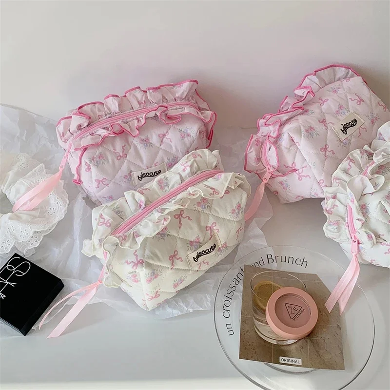 

Girl's Travel Makeup Item Storage Bag Korean Women's Butterfly Bow With Lace Hand-held Makeup Bag