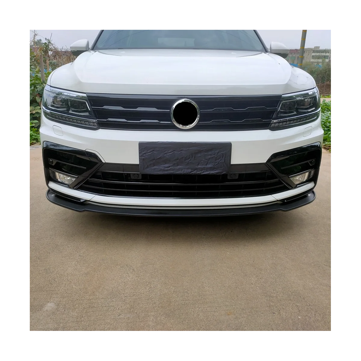 Car Glossy Black Under Front Center Grille Grill Moulding Strips Fog Light Cover Trim for VW Tiguan Rline 2017-2021