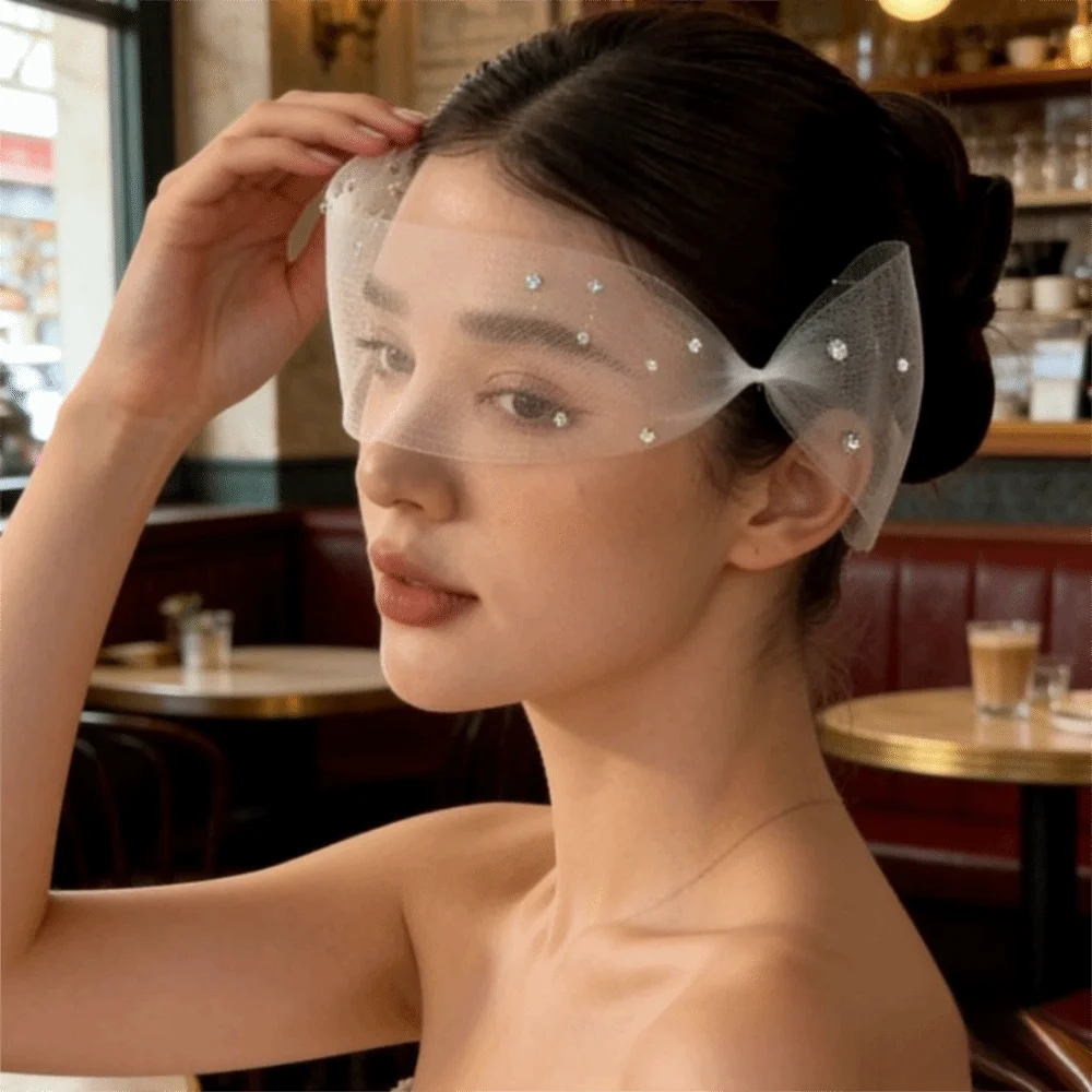 Elegant Mesh Pearl Short Veil White Tulle Fabric Pearl Embellished Bridal Face Mask Party Eye Veil Bridal Wedding Look