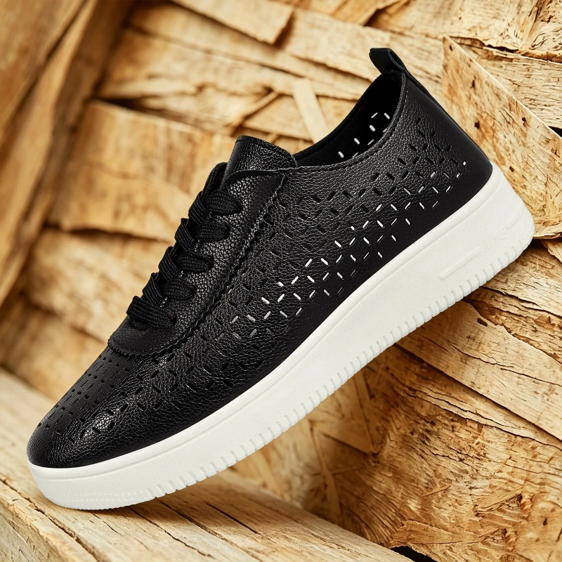 Soft Comfort Hollow Breathable Mom Shoe New Light Non Tired Feet Casual Flat Walking Shoes Outdoor Daily Ladies Slip on Footwear