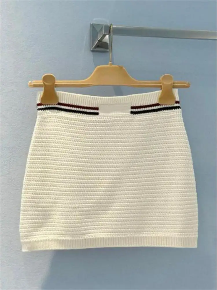 

2025 Fashion High Street Mini Embroidered Knitted Hollow Women's Cotton New Early Autumn Skirt Crochet Girl Collection