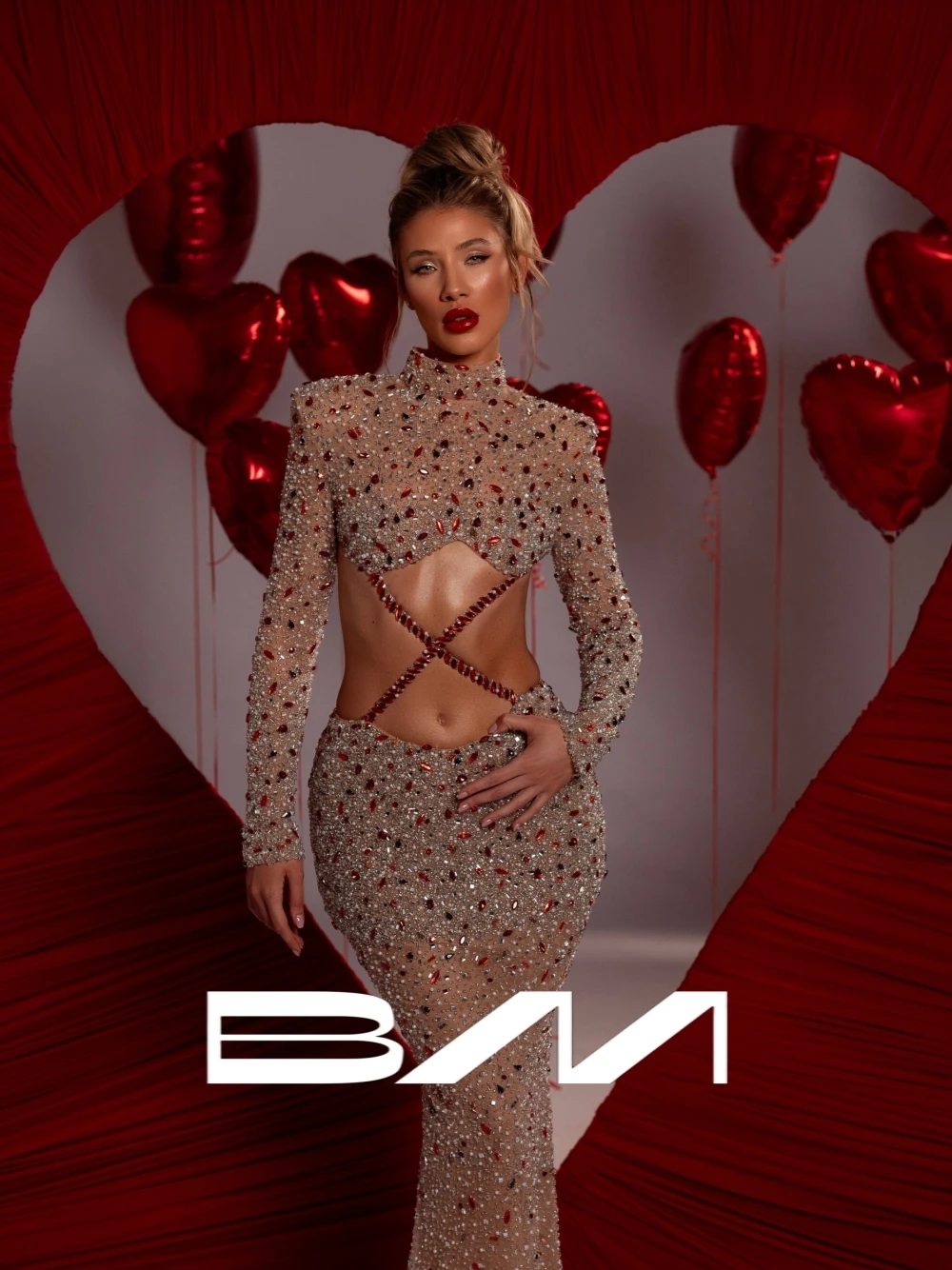 

Nude Sheer Sexy Exclusive Evening Dress Scintillating Crystal Embellishments Luxury Pearls Glitter Formal Events Customized Gown