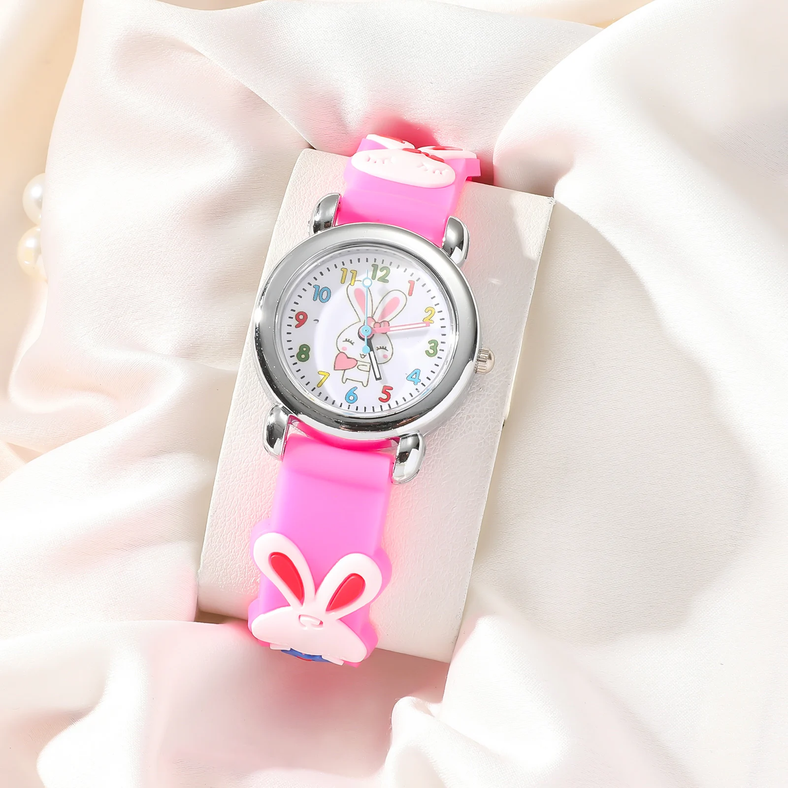 Children\'s Cartoon Cute Bunny Quartz Silicone Watch Elementary School Girls Boys Children\'s Watch 3D Silicone Strap