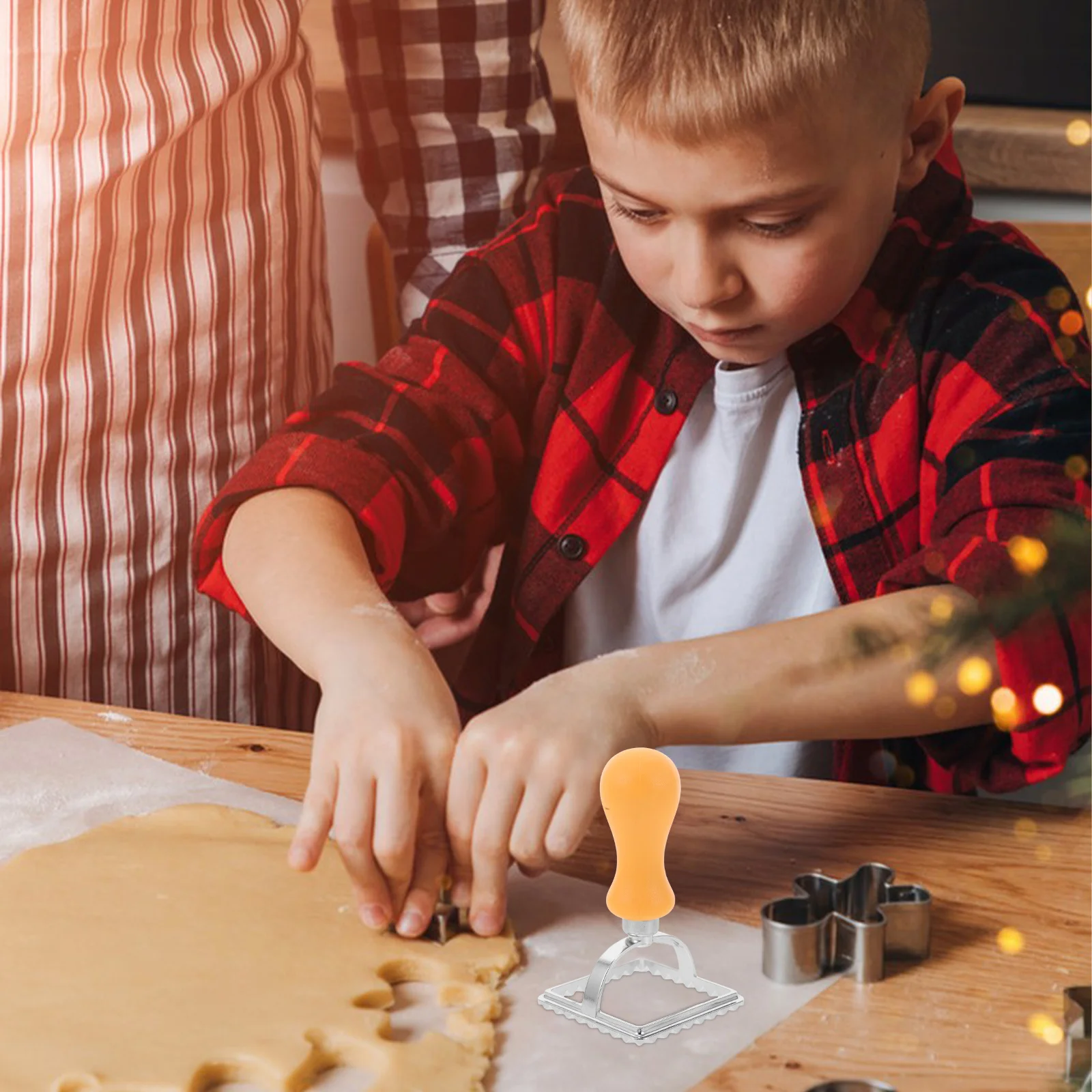 

Versatile Edge Design Biscuit Mold Zinc Alloy Cookie Cutter for Home Bakers DIY Enthusiasts Pasta Tools Ravioli Press Lasagna