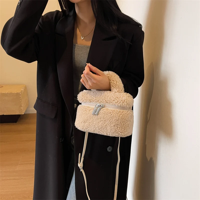 Fashion Women Handbag Designer Camera Bag Plush One Shoulder Bag Winter Slant Crossbody Purse for Girls Party Hand Bags 2023 New