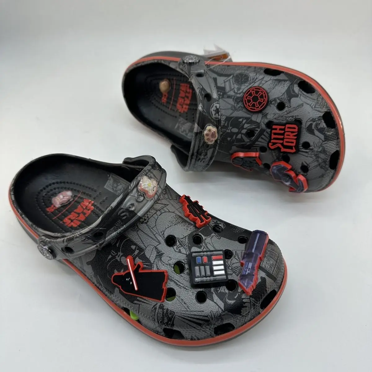 

2026 new star wars hole non-slip adult outdoor decorative slippers summer bag head sandals Internet celebrity beach shoes