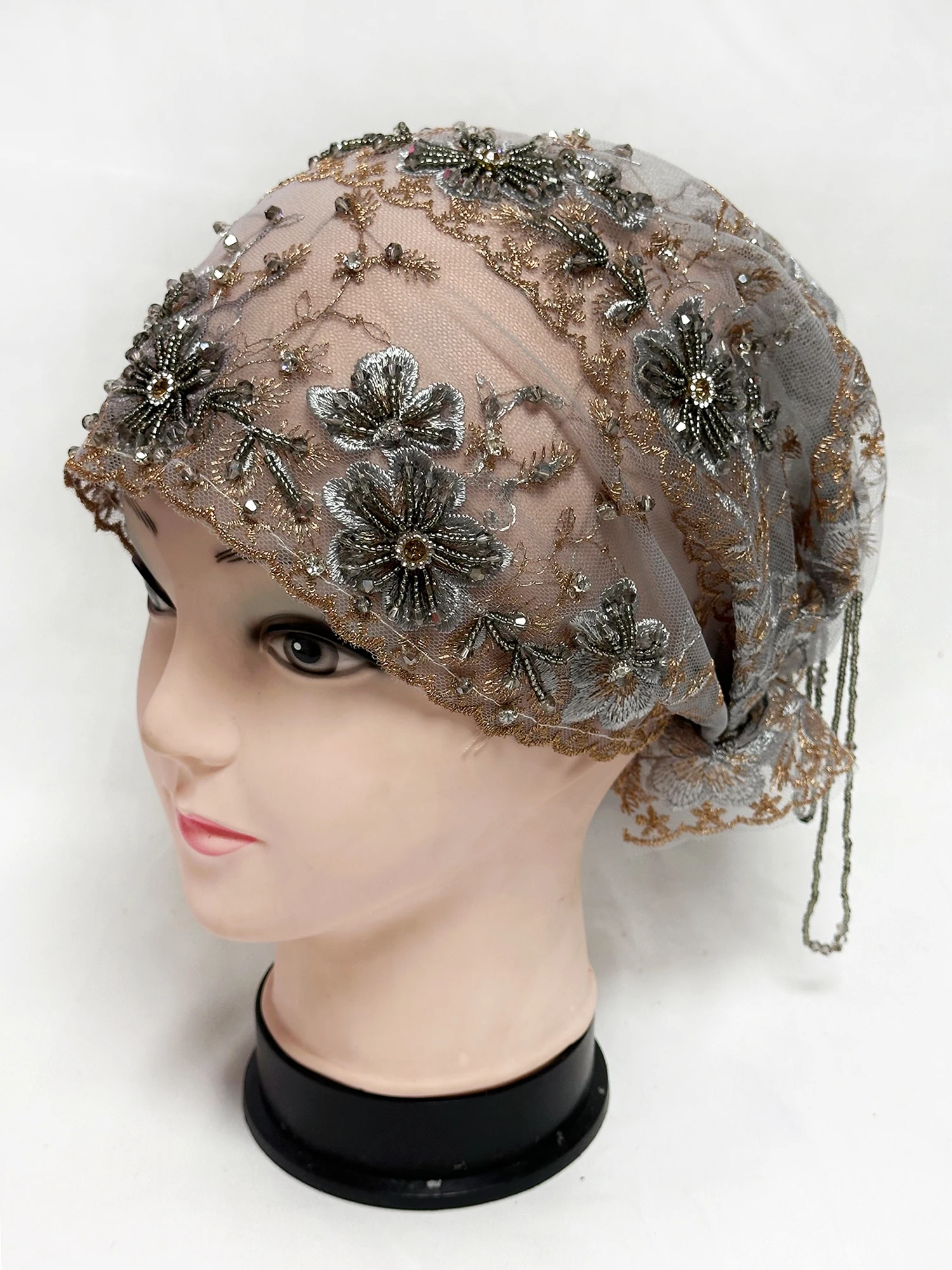 

Hot Sale Prayer Hats Mesh Fabric Bead Tube Paired With An Acrylic Diamond Thread Embroidered Hat For Dubai Arabian Women