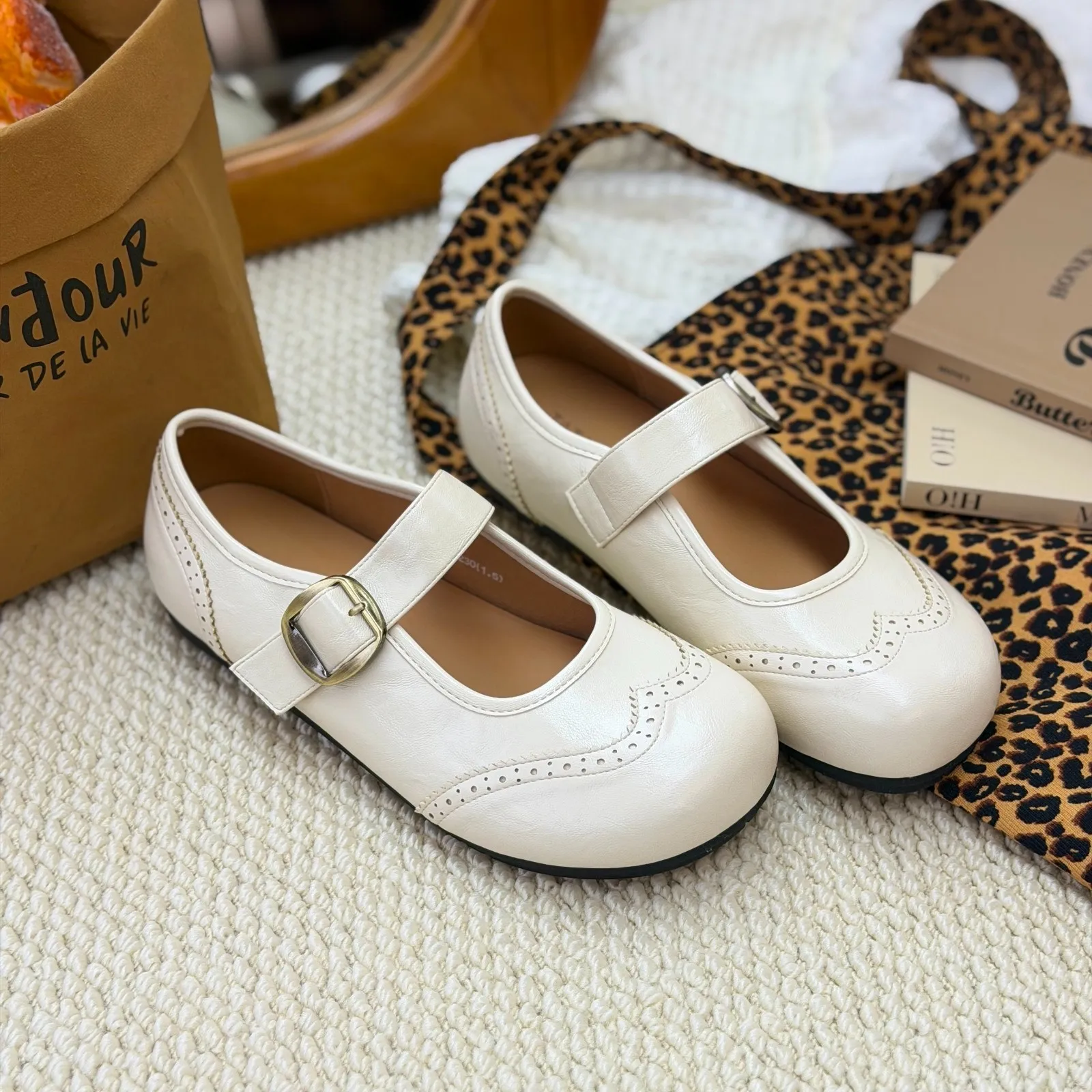 French Retro Mary Jane Shoes for Women 2026 Early Spring New Versatile Flat Single Shoes with Strap,Artistic Small Leather Shoes