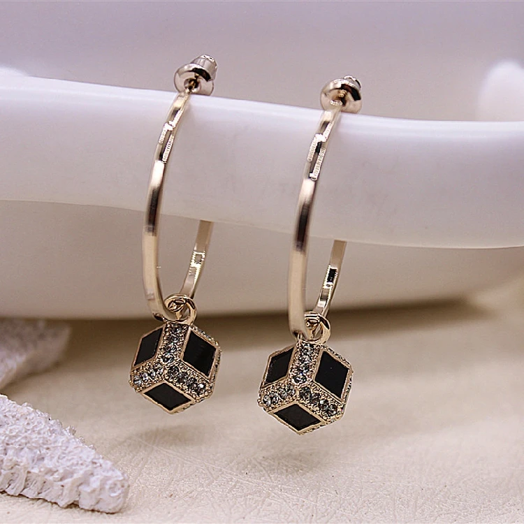 

Premium love earrings long suitable for round face and thin