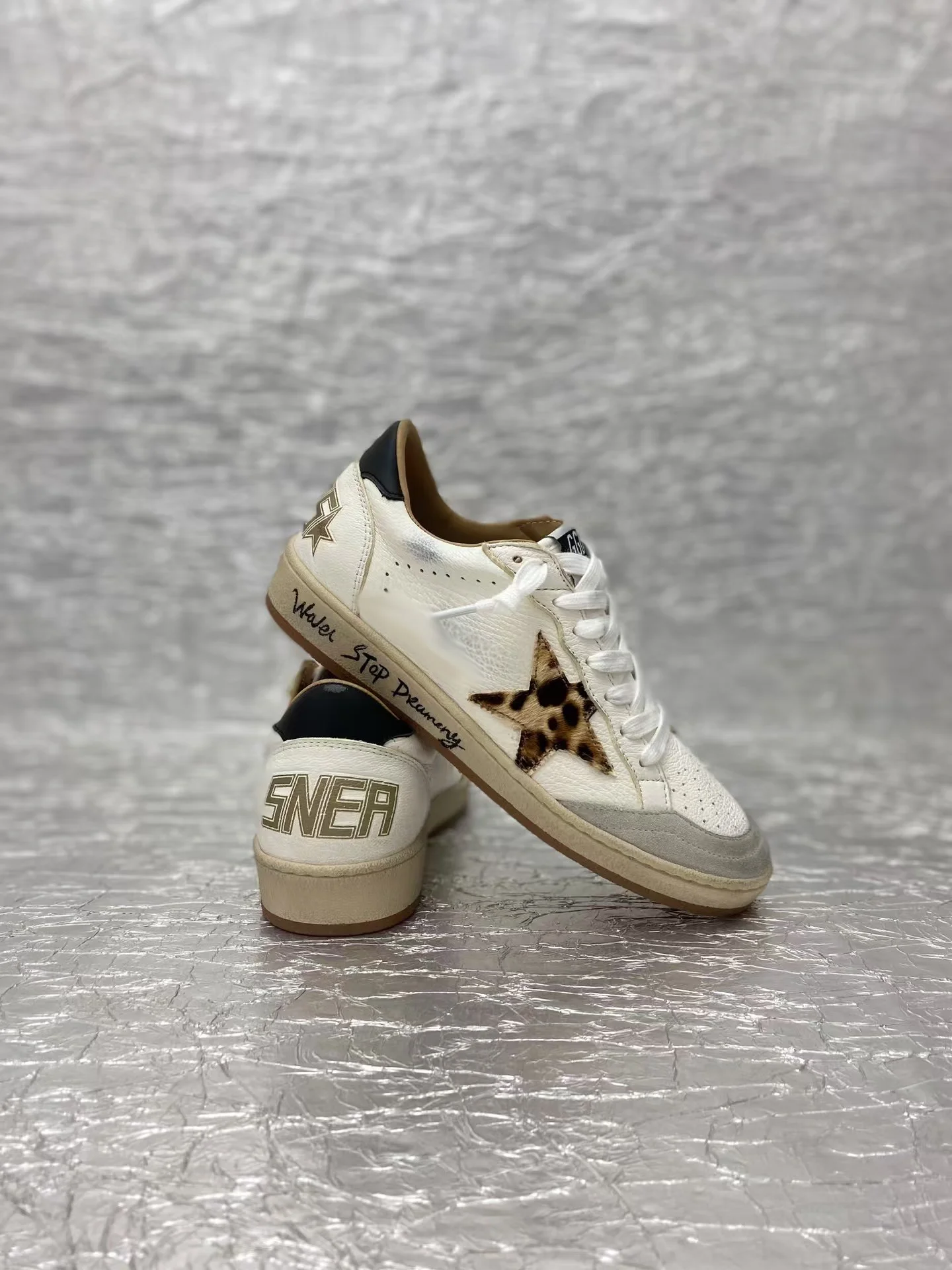 Goldene klassische Schuhe Designer Damen & Herren Sneakers von Gans Silber Glitter, Leopard Wildleder, Graffiti Echt leder Stil Sho