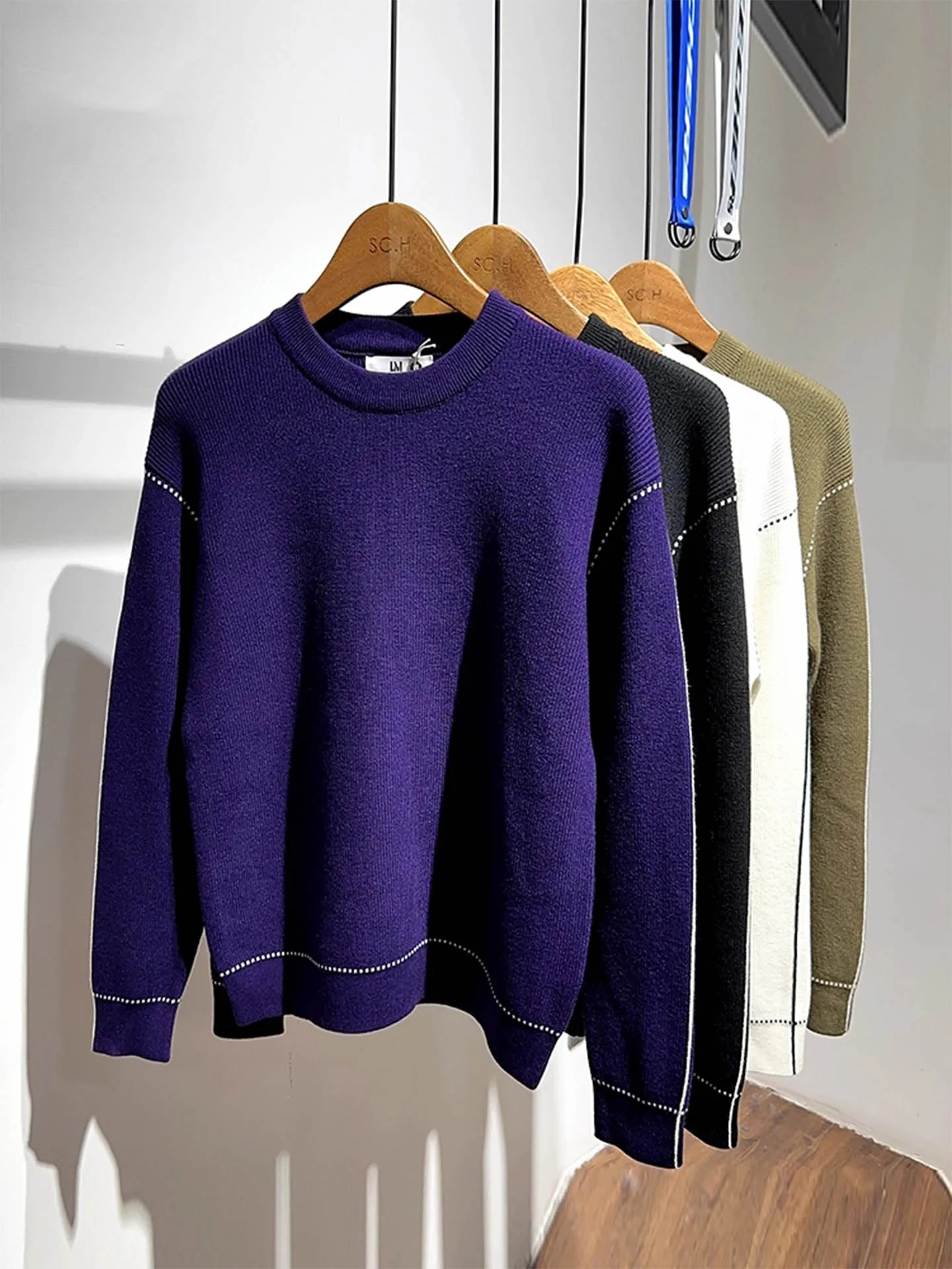 

Повседневный вязаный свободный мужской свитер: модный, осенне-зимний, удобный, из полиэфирного волокна, с круглым вырезом, теплый, дышащий.