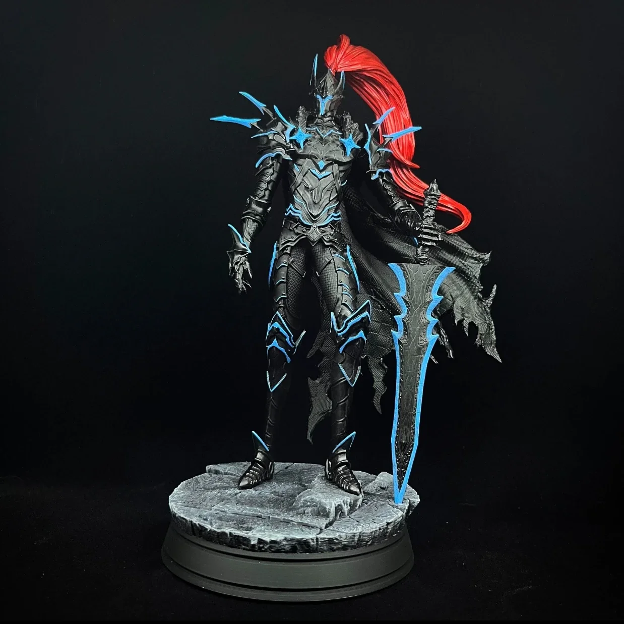 

Лидер продаж, аниме «Соло выравнивание», тематическая модель из смолы, статуя, Коллекционная периферия рыцаря игла, высота 25 см