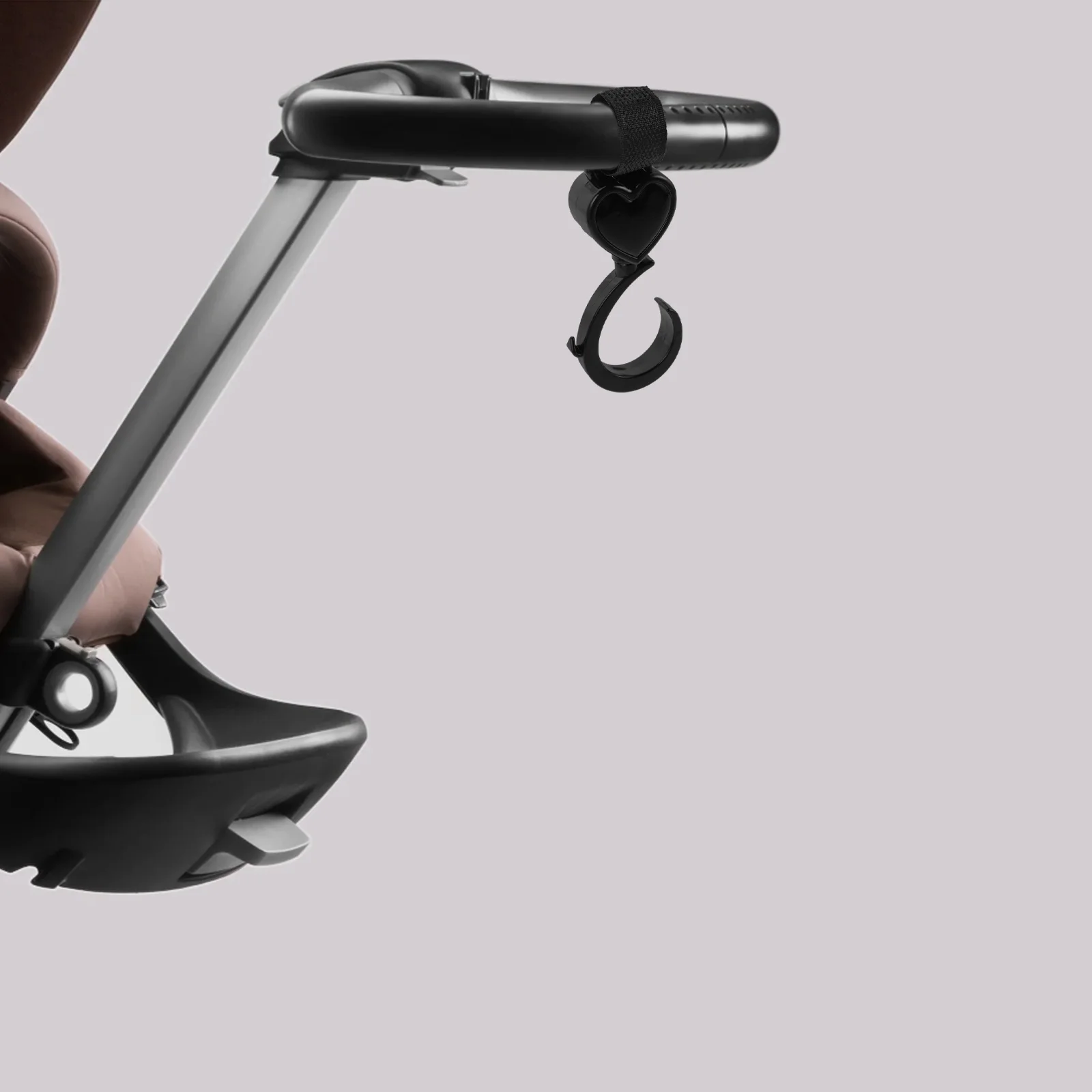 2 قطعة ملحقات منظم عربة الأطفال خطافات دوارة على شكل قلب لحقيبة حفاضات كرسي يدفع باليدين وحامل التسوق