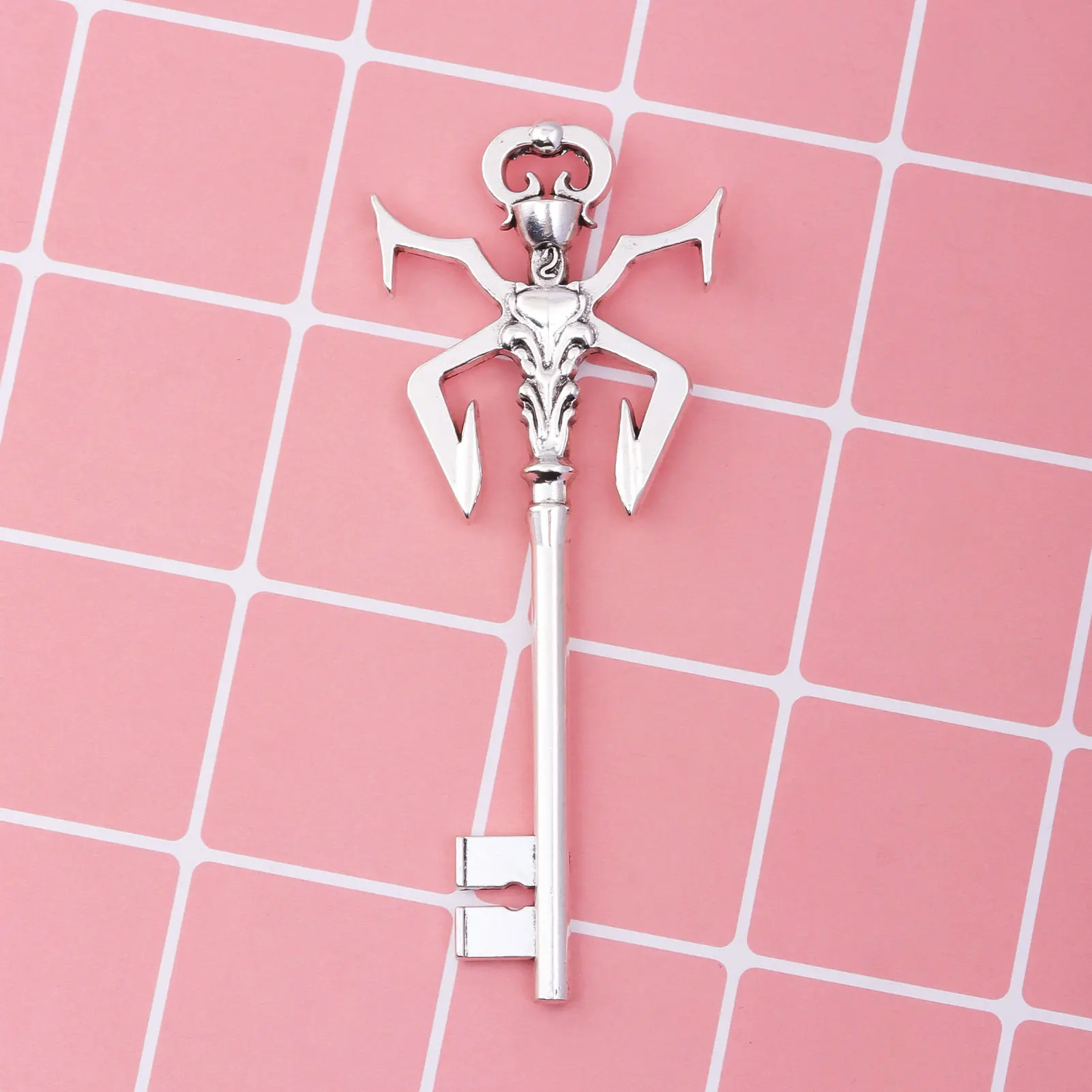 Game Resident Evil Big irregular Key Pendant Retro Soldier Armor Cthulhu Octopus Keychain Cosplay Fan Gift Men Women Jewelry