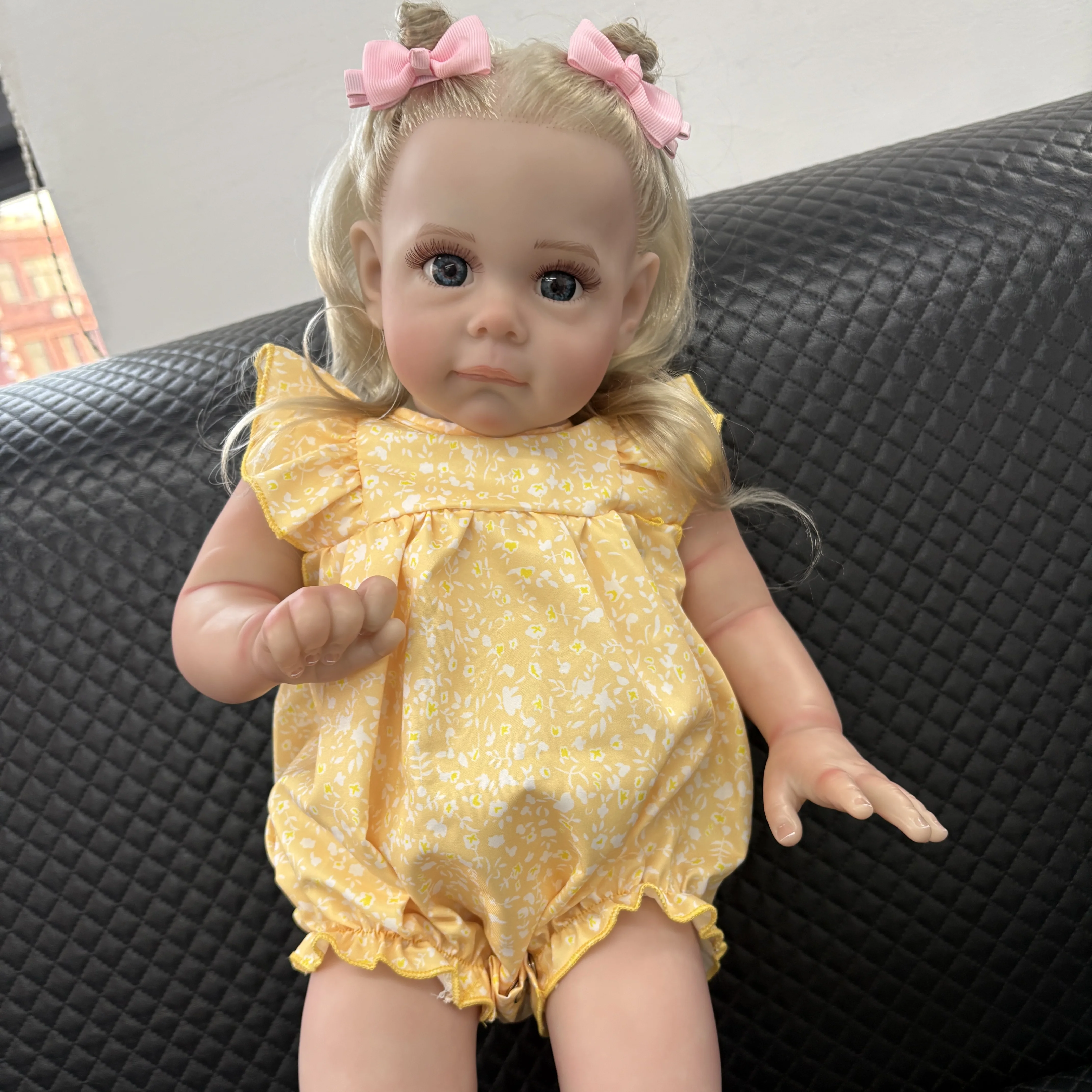 22'' 55cm Reborn Maggie Real Looking Multiple Layers 3D Skin with Visbile Veins Lifelike Soft Touch Cuddly Baby Dolls Bebe Gift