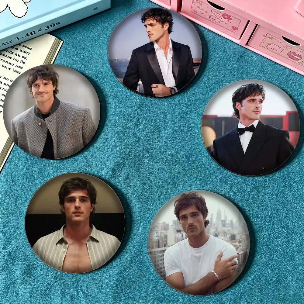 Actor Jacob Elordi 25 32 44 58 75mm Badges Personalized Round Brooches Pins Accessory Gift